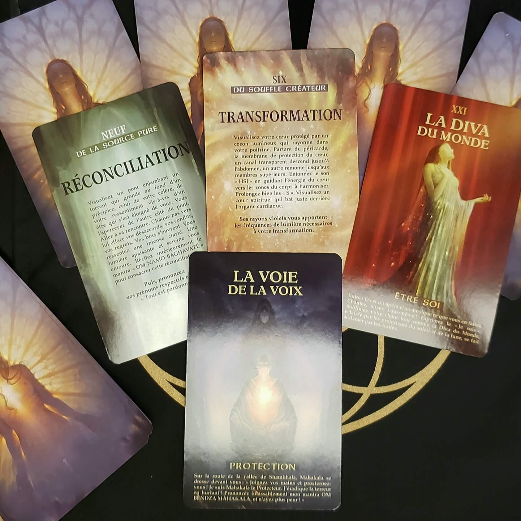 Arrivée d’Oracles et Tarots francophones